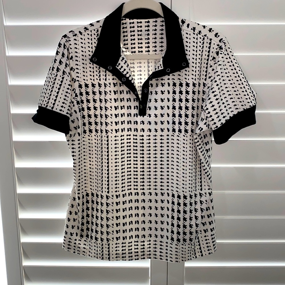 TAIL WOMENS MICROFIBER GOLF ⛳️ SHIRT. LARGE